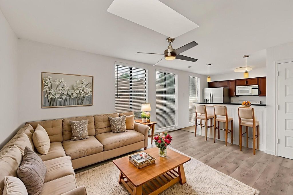 7522 Holly Hill Drive 14, Dallas, TX 75231