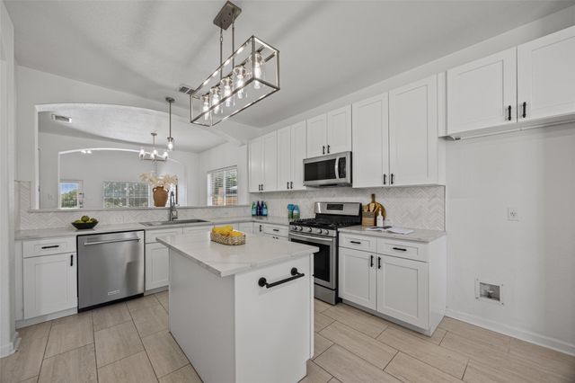 4506 Western Lake DR, Round Rock, TX 78665