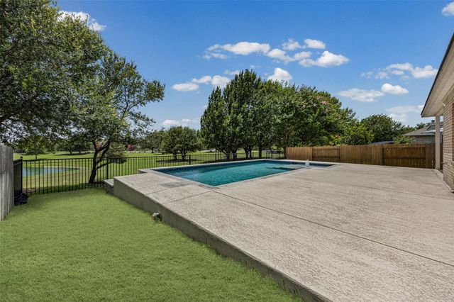 4506 Western Lake DR, Round Rock, TX 78665