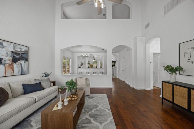 4506 Western Lake DR, Round Rock, TX 78665