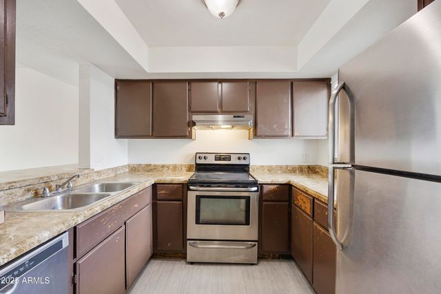 2837 E MARCONI Avenue 101, Phoenix, AZ 85032