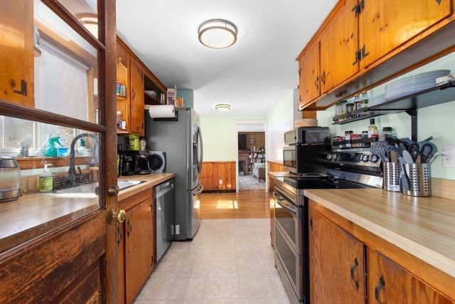 78 Circuit Rd, Weymouth, MA 02190