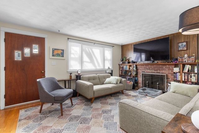 78 Circuit Rd, Weymouth, MA 02190