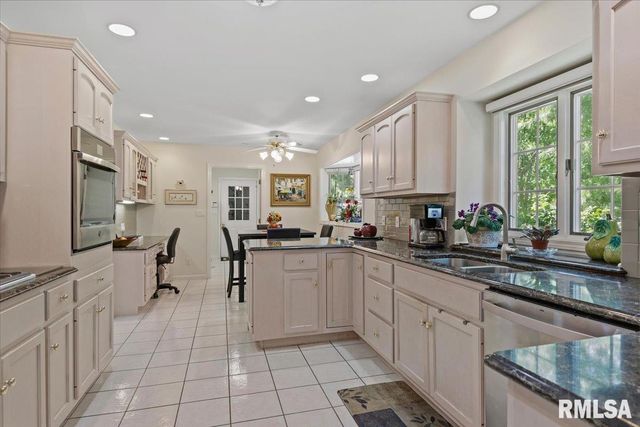 1921 TURNBERRY Court, Springfield, IL 62704