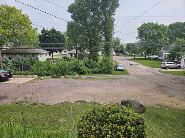506 E Cook Street, Portage, WI 53901