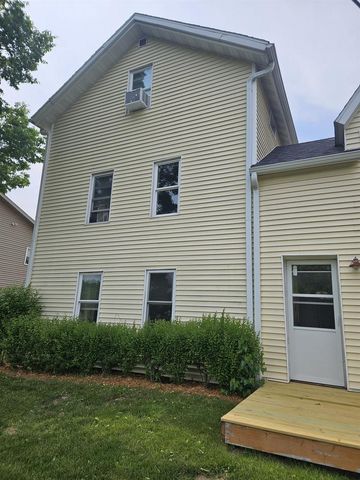 506 E Cook Street, Portage, WI 53901