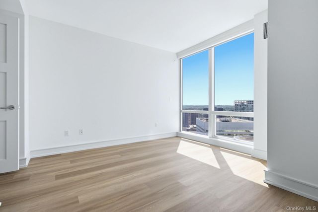 1 Renaissance Square 26G, White Plains, NY 10601