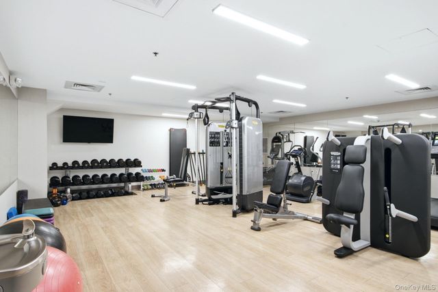 1 Renaissance Square 26G, White Plains, NY 10601