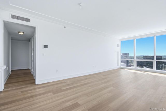 1 Renaissance Square 26G, White Plains, NY 10601