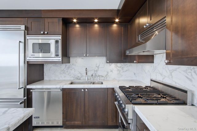 1 Renaissance Square 26G, White Plains, NY 10601