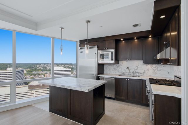1 Renaissance Square 26G, White Plains, NY 10601