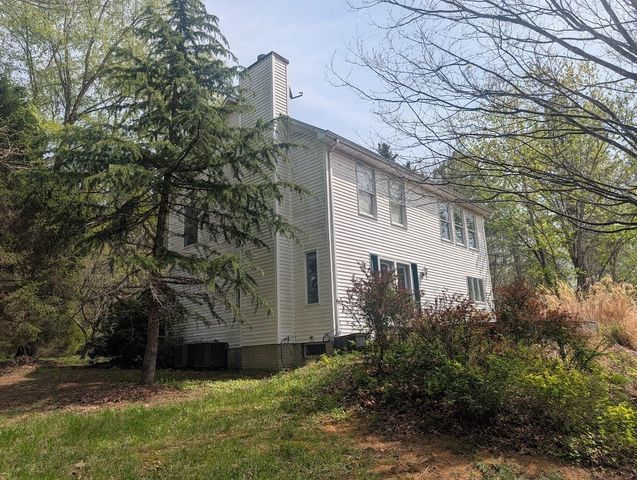 448 PINE NEEDLES LN, Afton, VA 22920