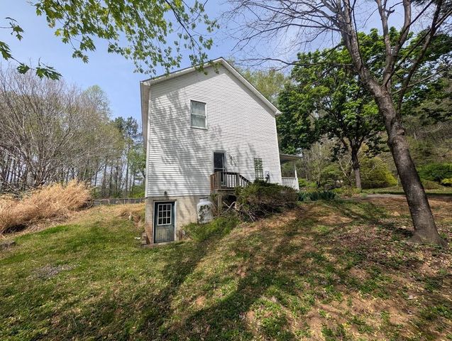 448 PINE NEEDLES LN, Afton, VA 22920