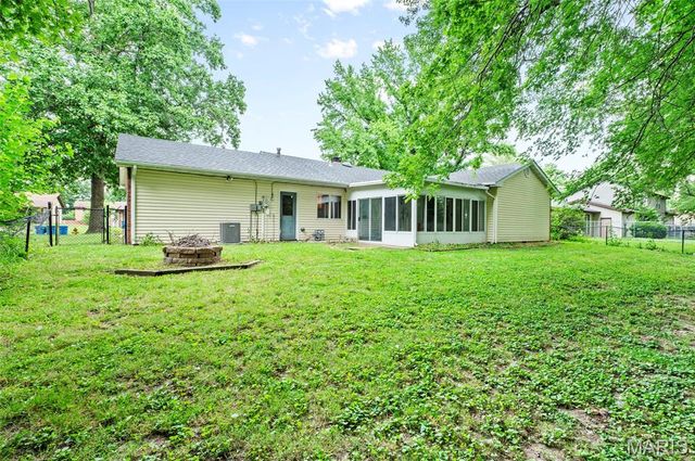 125 Turnbridge Drive, Swansea, IL 62226
