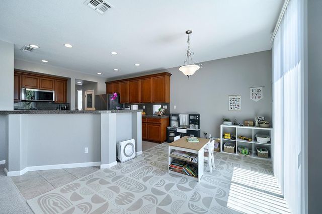 13 Castaic Ct, Roseville, CA 95678