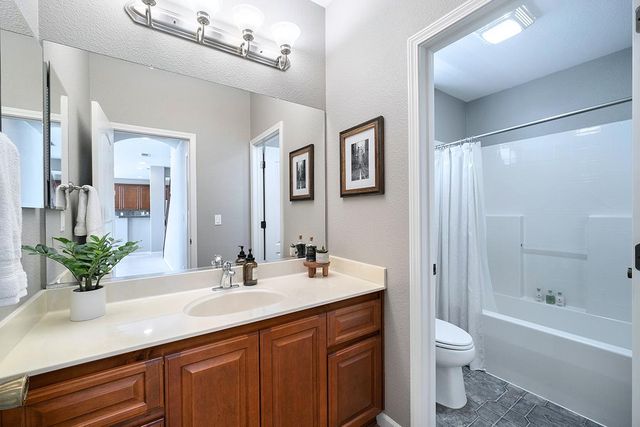 13 Castaic Ct, Roseville, CA 95678