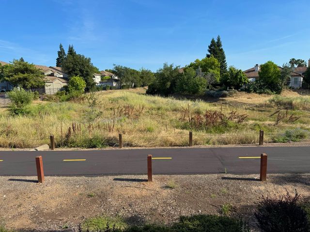 13 Castaic Ct, Roseville, CA 95678