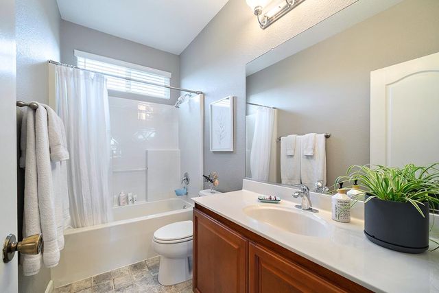 13 Castaic Ct, Roseville, CA 95678