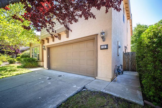 13 Castaic Ct, Roseville, CA 95678