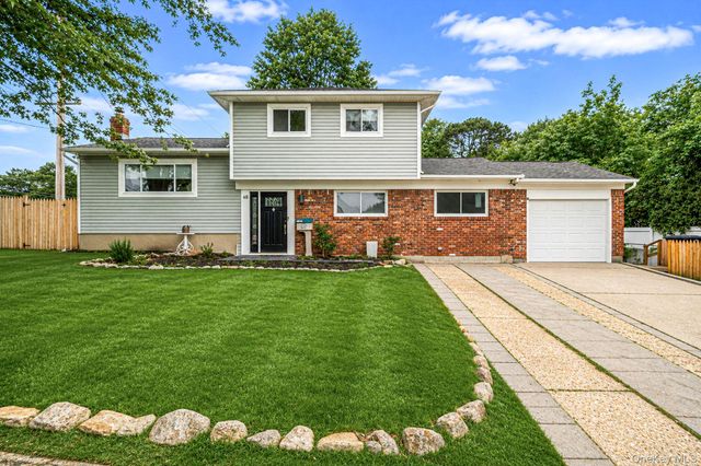 48 Hillside Avenue, Patchogue, NY 11772