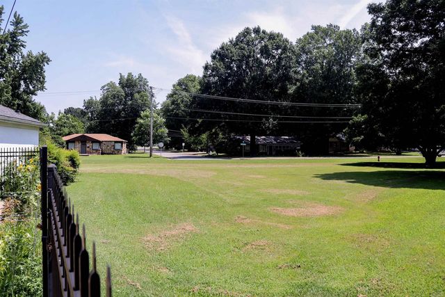 1313 Nettleton Circle, Jonesboro, AR 72401