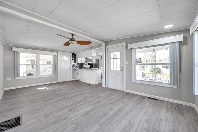 4851 W GANDY BOULEVARD B6-L27, Tampa, FL 33611