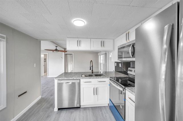 4851 W GANDY BOULEVARD B6-L27, Tampa, FL 33611