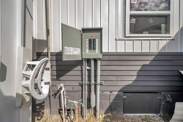 4851 W GANDY BOULEVARD B6-L27, Tampa, FL 33611