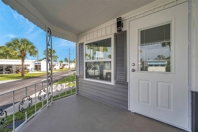 4851 W GANDY BOULEVARD B6-L27, Tampa, FL 33611