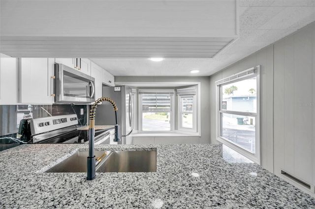 4851 W GANDY BOULEVARD B6-L27, Tampa, FL 33611