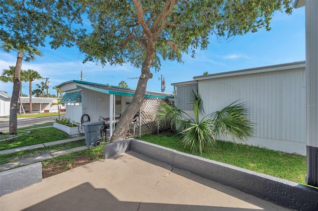 4851 W GANDY BOULEVARD B6-L27, Tampa, FL 33611