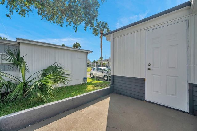 4851 W GANDY BOULEVARD B6-L27, Tampa, FL 33611