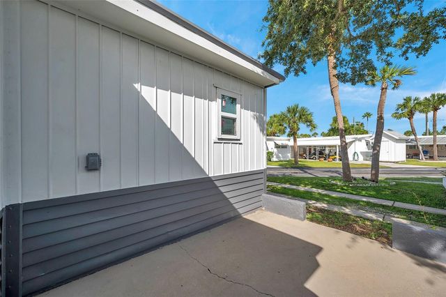 4851 W GANDY BOULEVARD B6-L27, Tampa, FL 33611