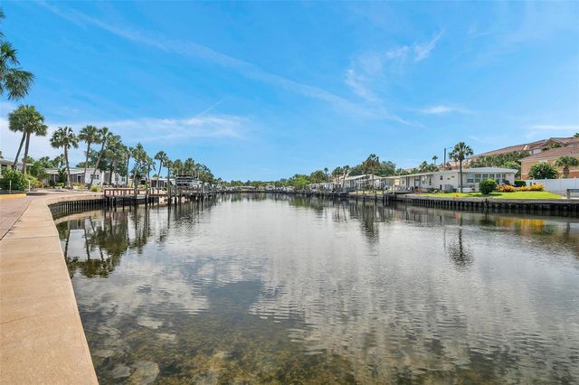 4851 W GANDY BOULEVARD B6-L27, Tampa, FL 33611