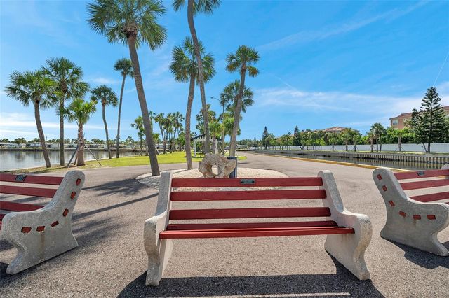 4851 W GANDY BOULEVARD B6-L27, Tampa, FL 33611