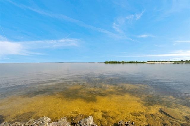 4851 W GANDY BOULEVARD B6-L27, Tampa, FL 33611