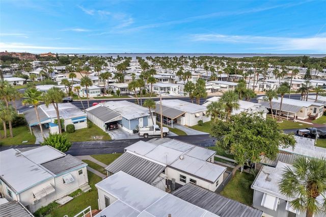 4851 W GANDY BOULEVARD B6-L27, Tampa, FL 33611