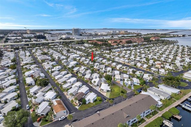 4851 W GANDY BOULEVARD B6-L27, Tampa, FL 33611