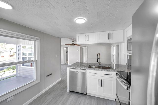 4851 W GANDY BOULEVARD B6-L27, Tampa, FL 33611