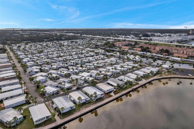 4851 W GANDY BOULEVARD B6-L27, Tampa, FL 33611