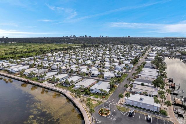 4851 W GANDY BOULEVARD B6-L27, Tampa, FL 33611