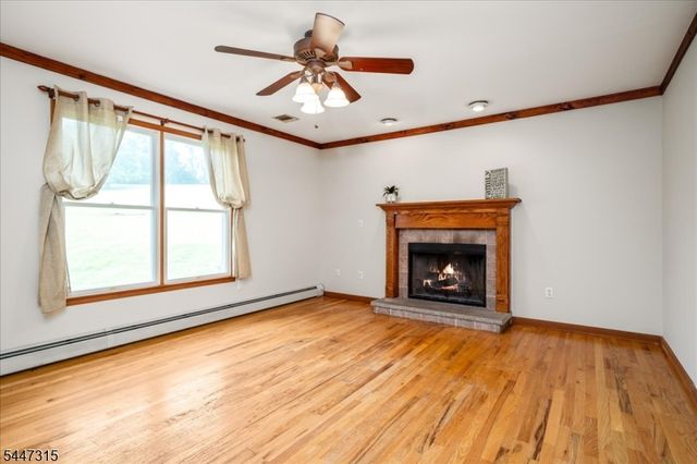 9 Carriage Ln, Hardyston Twp., NJ 07419