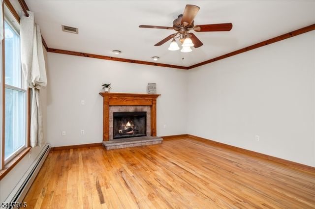 9 Carriage Ln, Hardyston Twp., NJ 07419