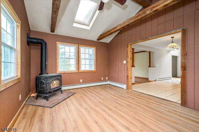 9 Carriage Ln, Hardyston Twp., NJ 07419