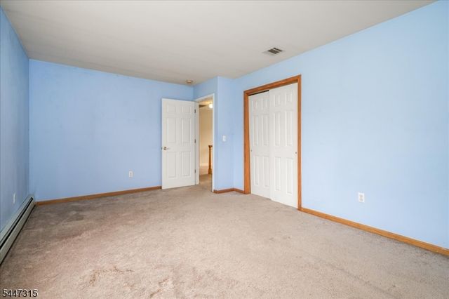 9 Carriage Ln, Hardyston Twp., NJ 07419