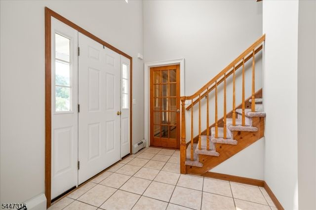 9 Carriage Ln, Hardyston Twp., NJ 07419
