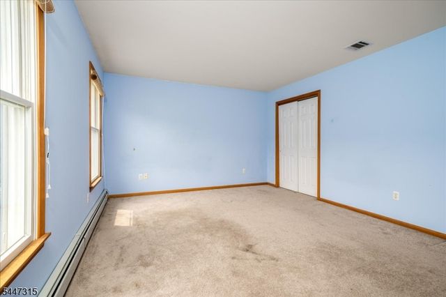 9 Carriage Ln, Hardyston Twp., NJ 07419