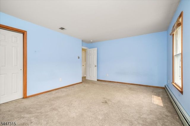 9 Carriage Ln, Hardyston Twp., NJ 07419