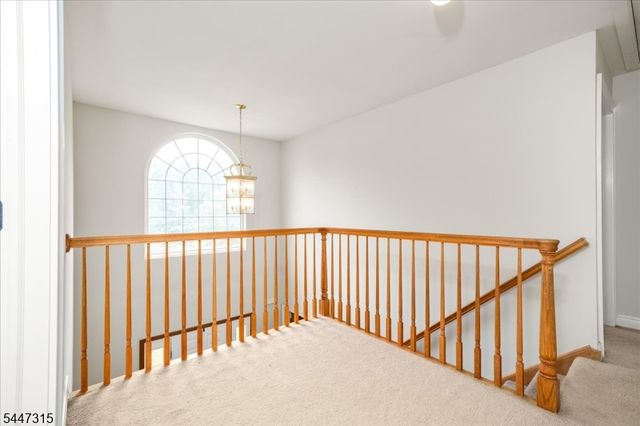 9 Carriage Ln, Hardyston Twp., NJ 07419
