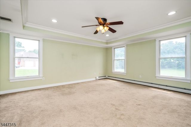 9 Carriage Ln, Hardyston Twp., NJ 07419